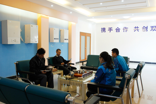 瑞馬員工會(huì)見(jiàn)客戶