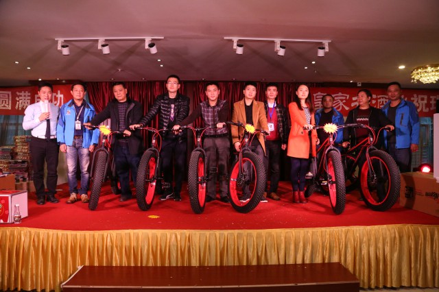 瑞馬壁掛爐貴州遵義加盟商2015活動現(xiàn)場